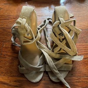Steve Madden Taupe Grey Size 5 Heels WORN